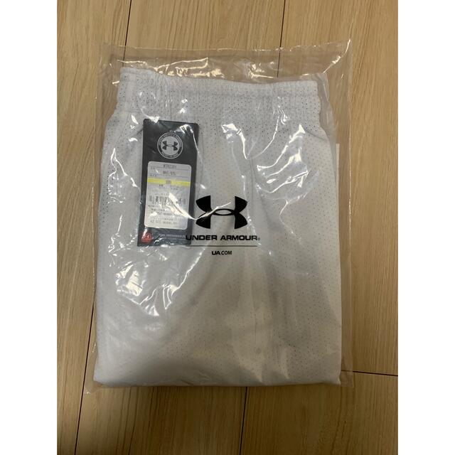 UNDER ARMOUR(アンダーアーマー)の【値下げ】新品アンダーアーマー  ハーフパンツ スポーツ/アウトドアのトレーニング/エクササイズ(トレーニング用品)の商品写真