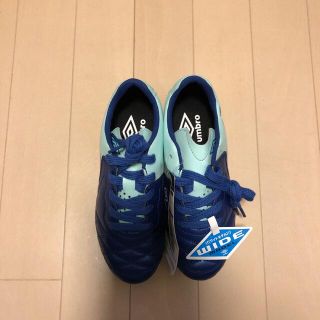 アンブロ(UMBRO)の【超お得!】最終価格!アンブロジュニア用サッカースパイク(シューズ)