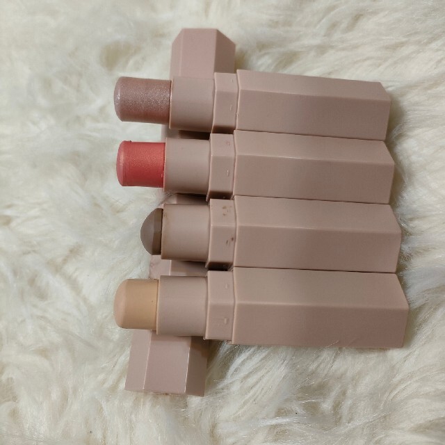 Sephora(セフォラ)のFENTY BEAUTY MATCH STIX コスメ/美容のベースメイク/化粧品(フェイスカラー)の商品写真