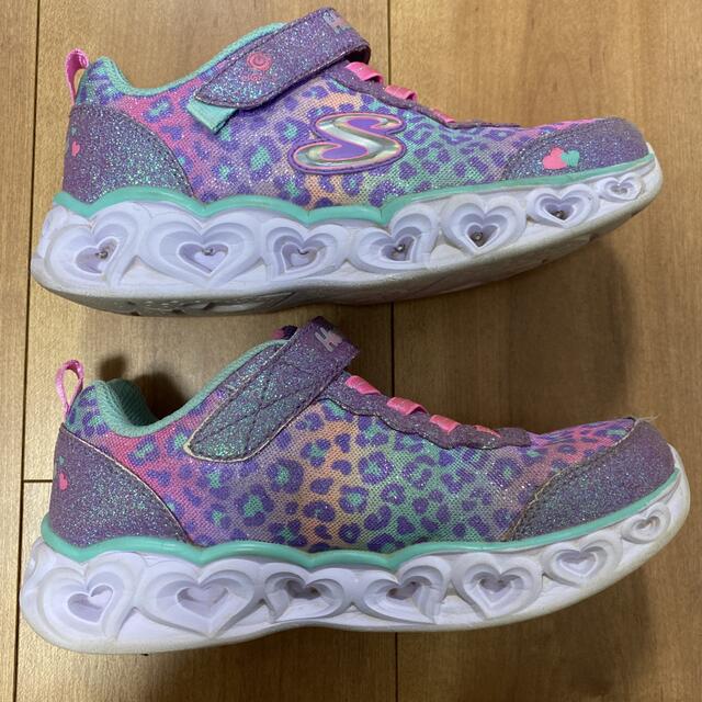 SKECHERS(スケッチャーズ)のスケッチャーズ　SKECHERS  光るスニーカー　キッズ　女の子　19.5cm キッズ/ベビー/マタニティのキッズ靴/シューズ(15cm~)(スニーカー)の商品写真