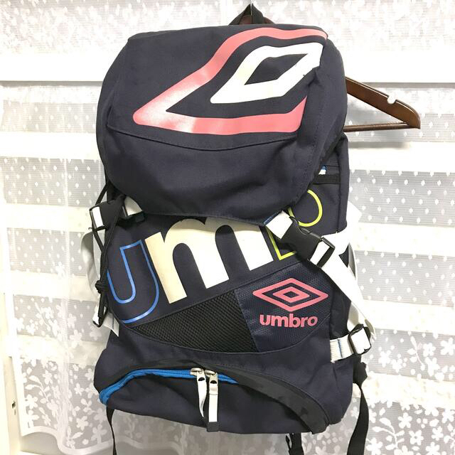 2021人気の umbroコンパクト アダプタブルバックパックリュック アンブロ リュック デイパック バックパック 2層 パソコン収納 通勤 通学 70329 ベージュ