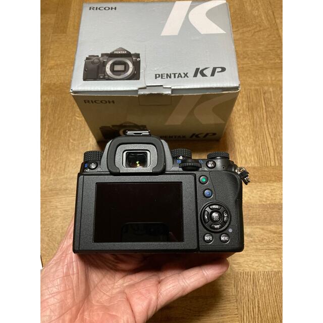 PENTAX(ペンタックス)のPENTAX KP ボディ黒アストロトレーサーGPSユニットペンタックス　セット スマホ/家電/カメラのカメラ(デジタル一眼)の商品写真