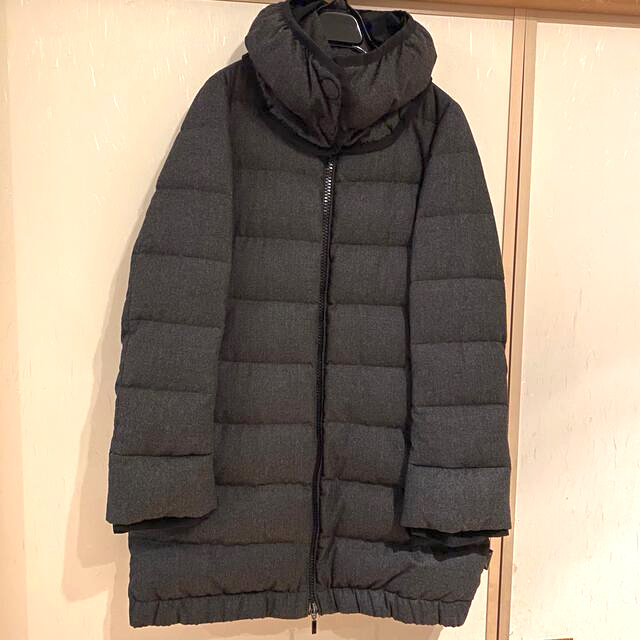 MONCLER(モンクレール)のレア！モンクレール　ウールダウンコート レディースのジャケット/アウター(ダウンコート)の商品写真