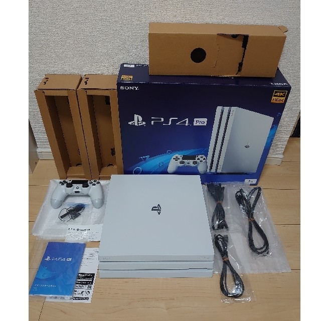 PS4 Pro 本体 CHU-7000B B02 ホワイト 1TB