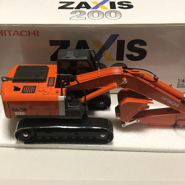 日立(ヒタチ)のzaxis200 ミニチュア　HITACHI エンタメ/ホビーのおもちゃ/ぬいぐるみ(模型/プラモデル)の商品写真