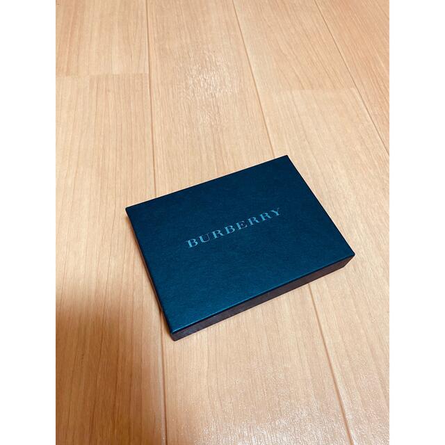 BURBERRY(バーバリー)のバーバリー　名刺入れが入ってた　箱 レディースのバッグ(ショップ袋)の商品写真