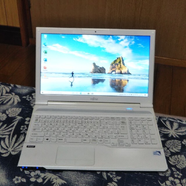 FノートPC/カメラ/MicrosoftOffice/4GB/320GB