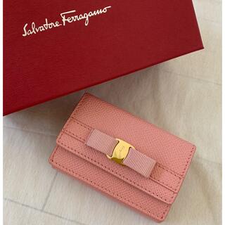 フェラガモ(Ferragamo)の未使用♡フェラガモ♡三つ折りコンパクト財布♡ヴァラリボン(財布)