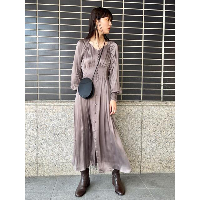 新品未使用】FRAY I.D デコルテダイヤネックサテンワンピース