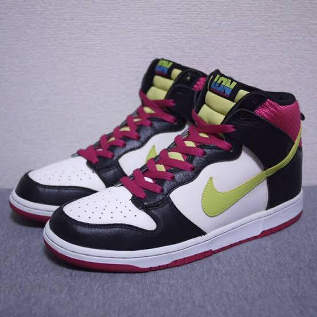 NIKE(ナイキ)の大幅値下ナイキ　NIKE Dunk High London  サイズ29.5cm メンズの靴/シューズ(スニーカー)の商品写真