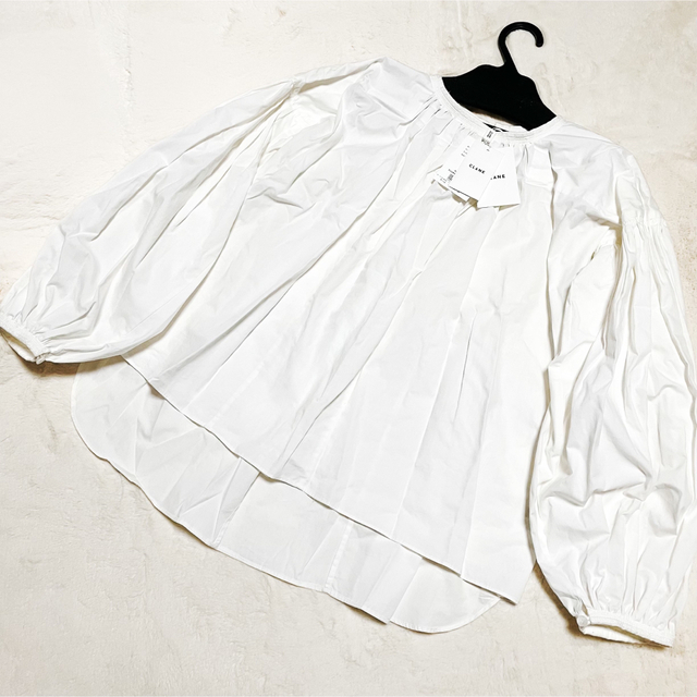 CLANE VOLUME PUFF SMOCK TOPS新品未使用アイボリー白2 レディースのトップス(シャツ/ブラウス(長袖/七分))の商品写真