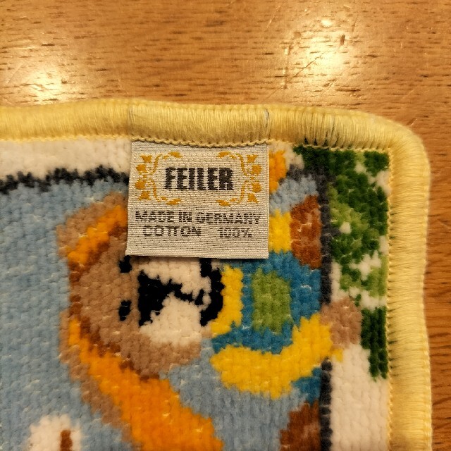 FEILER(フェイラー)のFEILER　フェイラー スタイ　キッズエプロン キッズ/ベビー/マタニティのこども用ファッション小物(ベビースタイ/よだれかけ)の商品写真