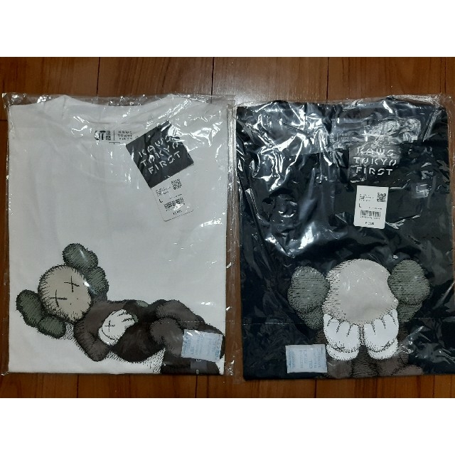 UNIQLO(ユニクロ)のユニクロ UT カウズ　コラボTシャツ　Lサイズ２枚セット メンズのトップス(Tシャツ/カットソー(半袖/袖なし))の商品写真