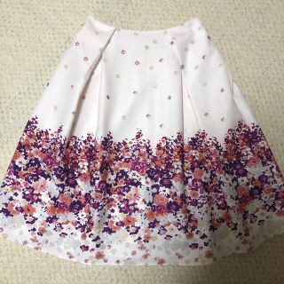 トッコ(tocco)の新品未使用🎀tocco closet🎀花柄スカート🎀(ひざ丈スカート)