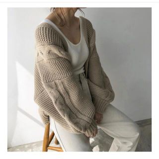 トゥデイフル(TODAYFUL)のwillfully volumey milky cable knit gown (カーディガン)