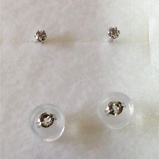 新品プラスＰｔ900天然ダイヤモンド????ピアス　5番　計0.10CT