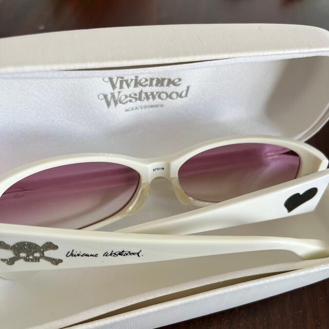 Vivienne Westwood(ヴィヴィアンウエストウッド)のヴィヴィアン　サングラス レディースのファッション小物(サングラス/メガネ)の商品写真