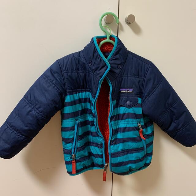 patagonia(パタゴニア)のパタゴニアキッズ　リバーシブル キッズ/ベビー/マタニティのキッズ服男の子用(90cm~)(ジャケット/上着)の商品写真