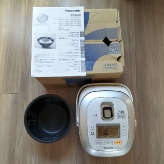パナソニック(Panasonic)のしょーごさん専用　Panasonic炊飯機5.5合　SR-HB102-W(炊飯器)