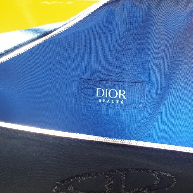 Christian Dior(クリスチャンディオール)のDior ポーチ　ノベルティ エンタメ/ホビーのコレクション(ノベルティグッズ)の商品写真