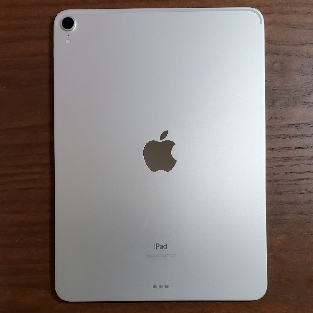 iPad(アイパッド)のiPad Pro 11インチ WiFi 256GB シルバー　美品 スマホ/家電/カメラのPC/タブレット(タブレット)の商品写真