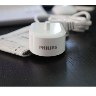 フィリップス(PHILIPS)のソニッケアー　充電器(電動歯ブラシ)