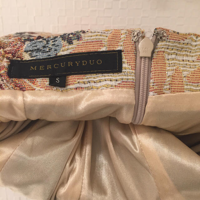 MERCURYDUO(マーキュリーデュオ)のマーキュリーデュオ☆ゴブラン ペンシル スカート レディースのスカート(ひざ丈スカート)の商品写真