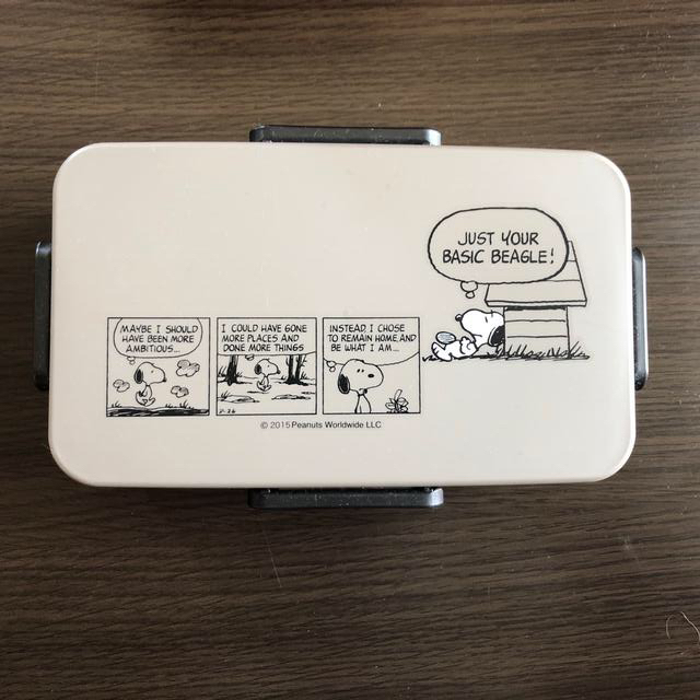 SNOOPY(スヌーピー)の【新品】スヌーピーお弁当箱（保冷バック付） インテリア/住まい/日用品のキッチン/食器(弁当用品)の商品写真