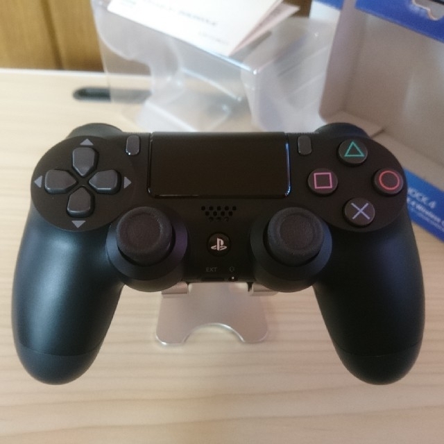 SONY(ソニー)の純正品 ワイヤレスコントローラー 【DUALSHOCK4】 エンタメ/ホビーのゲームソフト/ゲーム機本体(その他)の商品写真