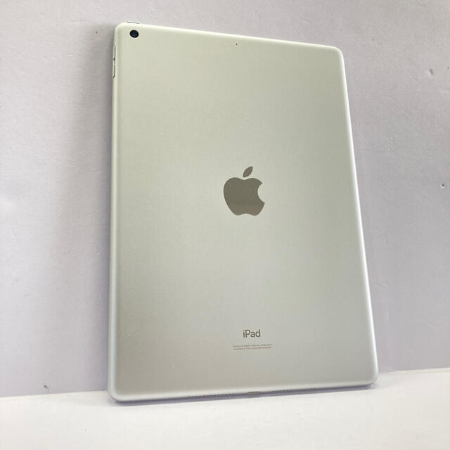 スマホ/家電/カメラApple iPad 8世代 32GB シルバー WiFi版 手帳型ケース付き