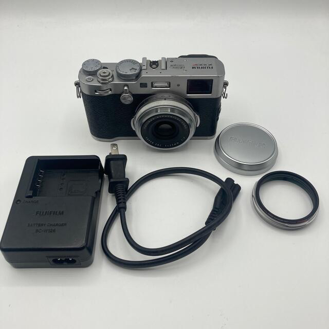 富士フイルム(フジフイルム)の【中古】FUJIFILM X100F シルバー スマホ/家電/カメラのカメラ(コンパクトデジタルカメラ)の商品写真