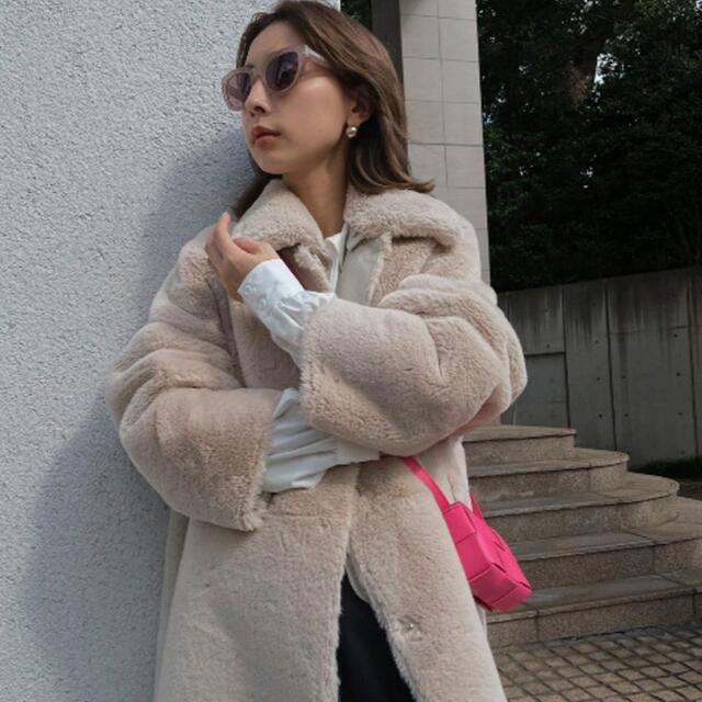 MANY WAY FAKE BOA COAT アイボリー |