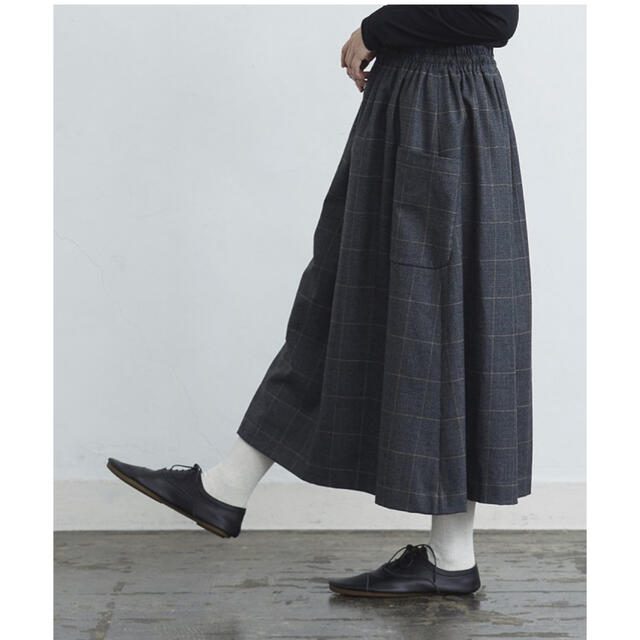 atelier naruse/ wool gather skirt  グレーロングスカート