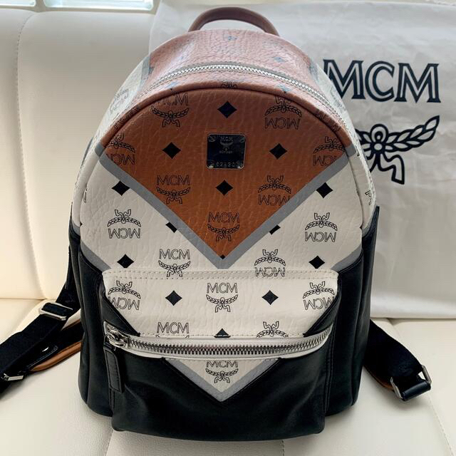 MCM ブラック バックパック 正規品