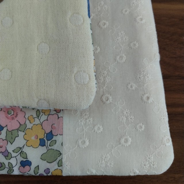 【mai様　専用】リバティプリント使用❁ハンドメイド ハンドメイドのファッション小物(ハンカチ/バンダナ)の商品写真