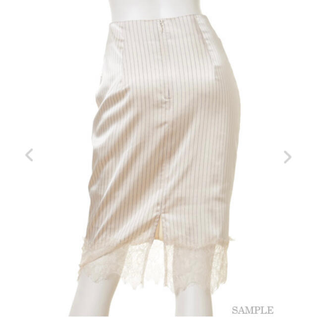 SNIDEL(スナイデル)のスナイデル　ストライプ　サテン　タイトスカート レディースのスカート(ひざ丈スカート)の商品写真