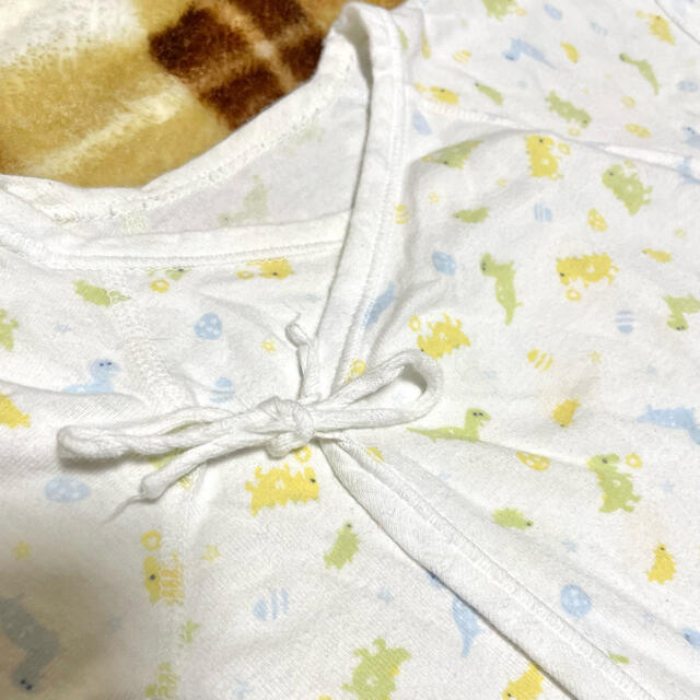 西松屋(ニシマツヤ)の新生児用コンビ肌着４枚セット キッズ/ベビー/マタニティのベビー服(~85cm)(肌着/下着)の商品写真