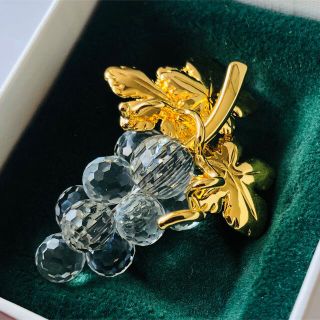 SWAROVSKI - スワロ 葡萄ブローチの通販 by Mint's shop