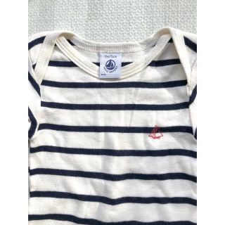 プチバトー(PETIT BATEAU)のプチバトー　ロンパース　12m/74㎝　男の子(ロンパース)