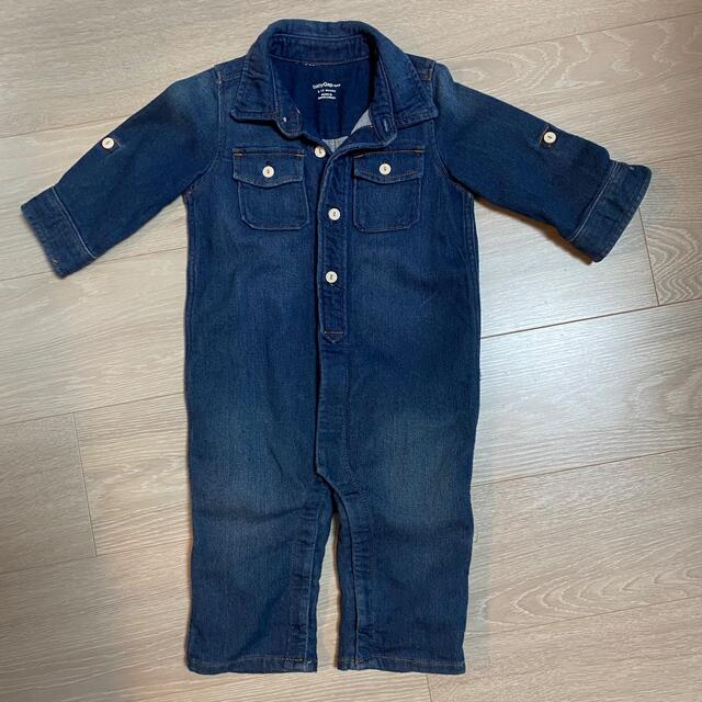 babyGAP(ベビーギャップ)の【美品】Baby GAP デニムつなぎ キッズ/ベビー/マタニティのベビー服(~85cm)(ロンパース)の商品写真