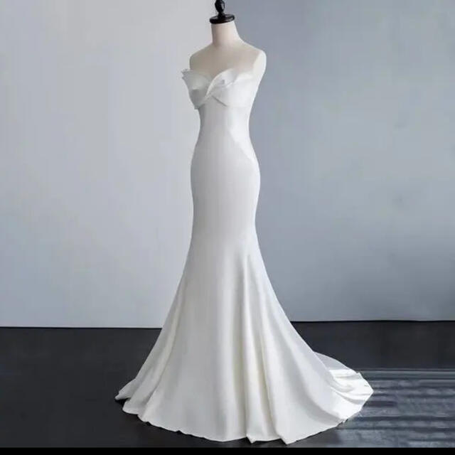 マーメイド　ウェディングドレス　シンプル　サテン　スレンダー　結婚式