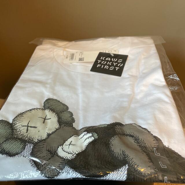 UNIQLO(ユニクロ)のKAWS ユニクロ Tシャツ L UNIQLO Tシャツ 新品未開封 メンズのトップス(Tシャツ/カットソー(半袖/袖なし))の商品写真