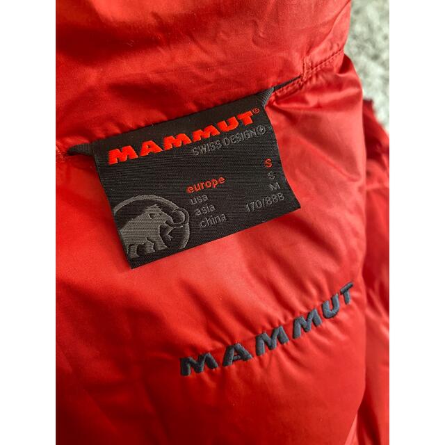 Mammut(マムート)のダウンジャケット マムート mommut リバーシブル 黒 赤 M S メンズ メンズのジャケット/アウター(ダウンジャケット)の商品写真