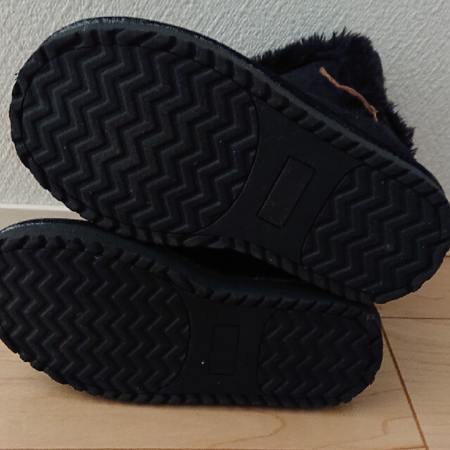 BABYDOLL(ベビードール)のBABY DOLL ベビド ムートンブーツ 黒 17㌢ キッズ/ベビー/マタニティのキッズ靴/シューズ(15cm~)(ブーツ)の商品写真
