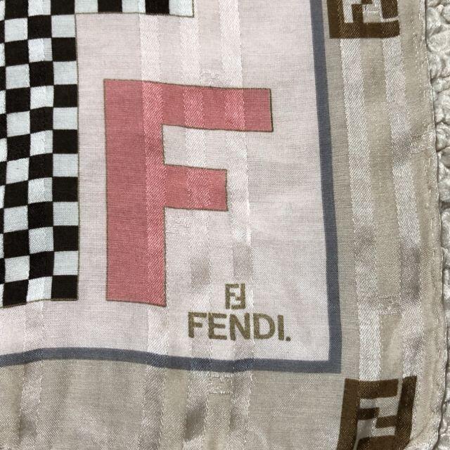 FENDI(フェンディ)のFENDI フェンディ スカーフ 56×56 小さめ ロゴ レディースのファッション小物(バンダナ/スカーフ)の商品写真