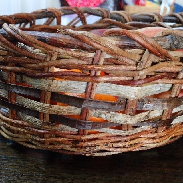 あけびと胡桃の籠 パン籠 フルーツバスケット ハンドメイドのインテリア/家具(インテリア雑貨)の商品写真