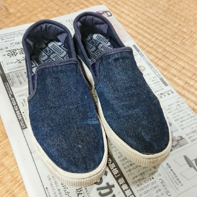 PUMA(プーマ)のプーマ PUMA スリッポン スニーカー デニム ブルー  靴 キッズ/ベビー/マタニティのキッズ靴/シューズ(15cm~)(スリッポン)の商品写真