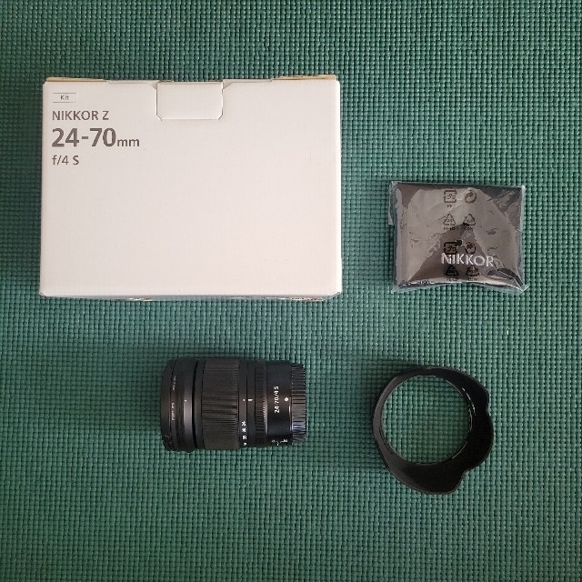 美品　NIKKOR Z 24-70mm f/4 S  レンズフィルター付き