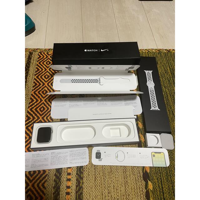 Apple Watch(アップルウォッチ)のApple Watch 4 44mm NIKE GPS アルミ シルバー スマホ/家電/カメラのスマートフォン/携帯電話(その他)の商品写真