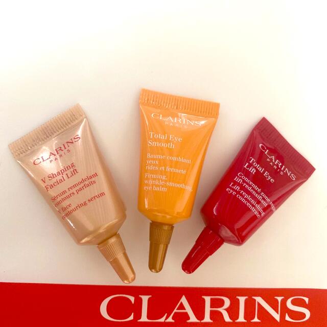 CLARINS(クラランス)のクラランス トータルアイインテンス Vコントアセラム トータルアイスムース コスメ/美容のスキンケア/基礎化粧品(美容液)の商品写真